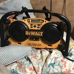 Dewalt DC011 Worksite Portable Radio