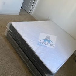 Full mattress with box spring (2pc set - new) 