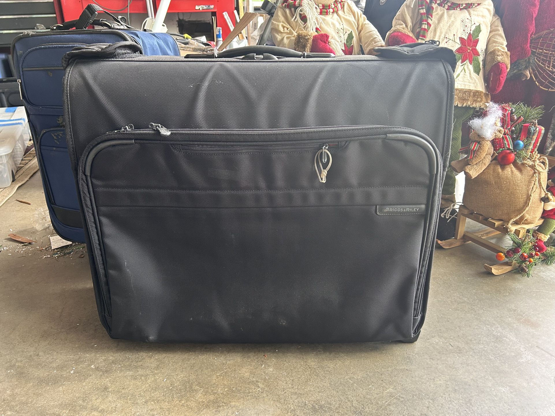 Briggs & Riley Carry-on wheeled garment rolling