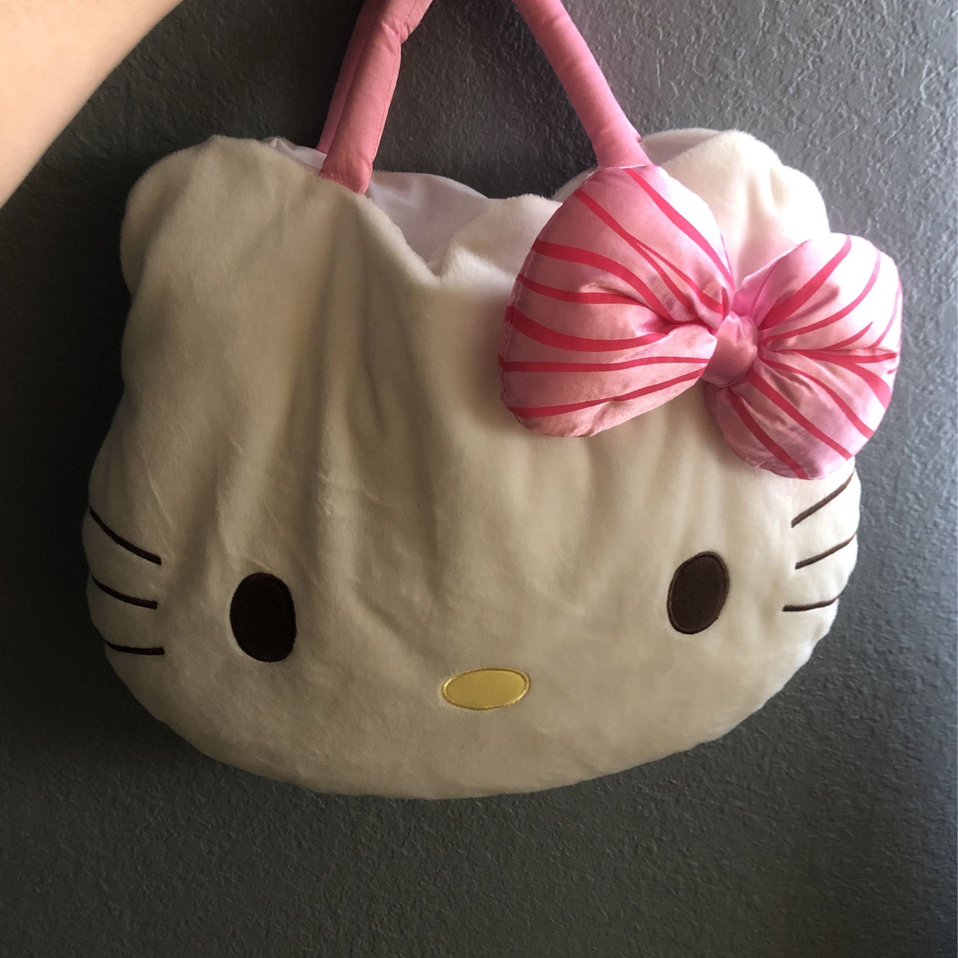 Hello Kitty Pillow Bag 