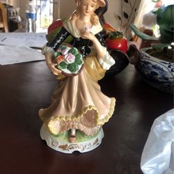 Porcelain  Figurine / Royal