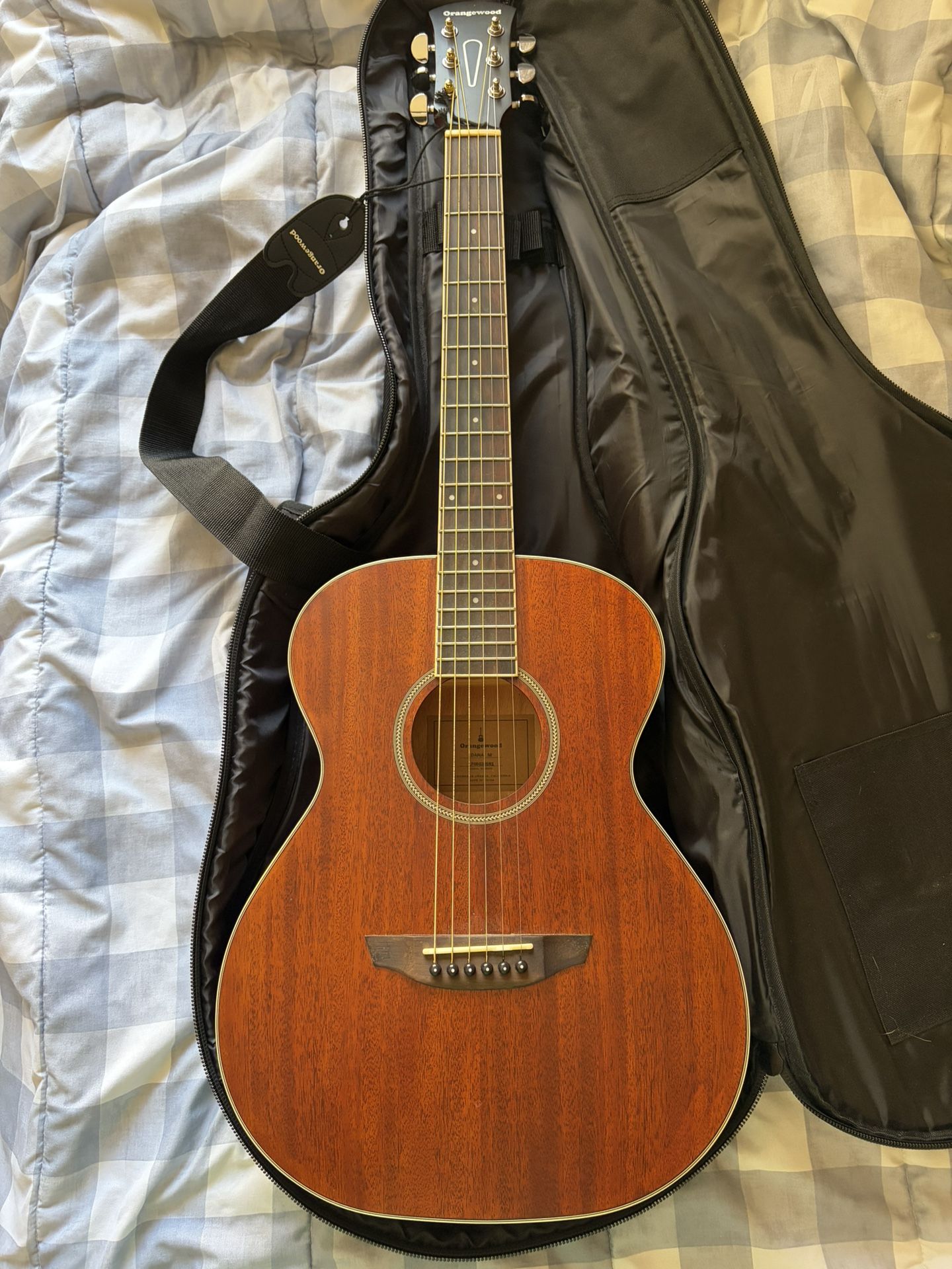 Orangewood Dana M Acoustic Travel Guitar