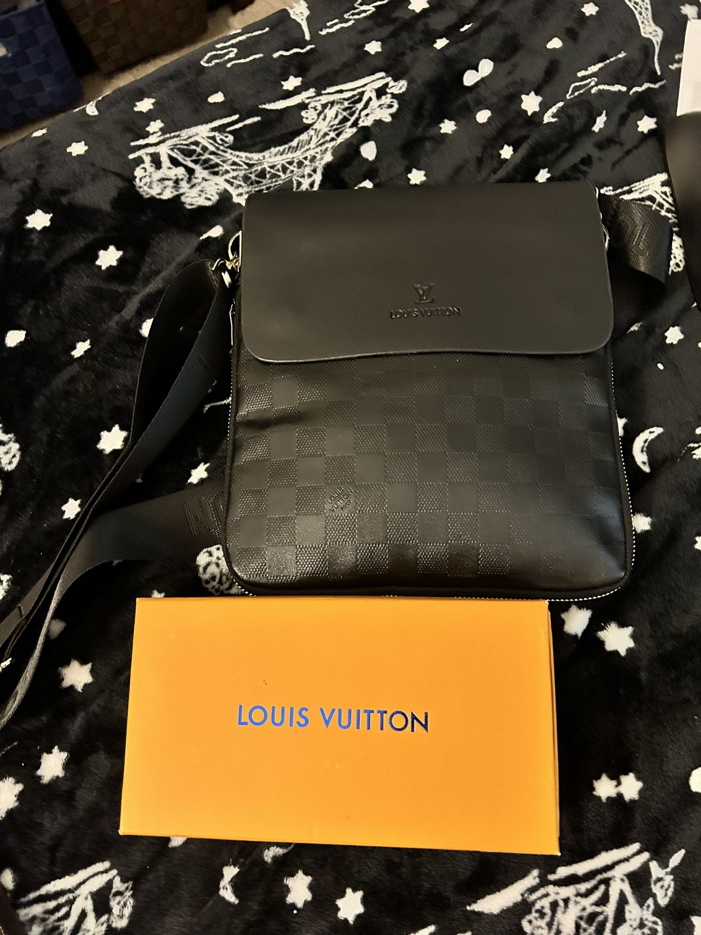 Louis Vittoun Messenger Bag & Universal  Cellphone Holster /wallet