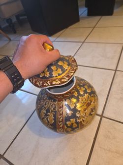 Vintage Asian-Style Gold Dragon Ceramic Ginger Jar With Lid