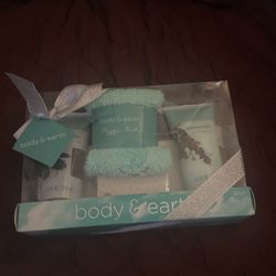 Foot Care Body & Earth Gift Box Set