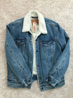 Levi’s Denim Jacket - M