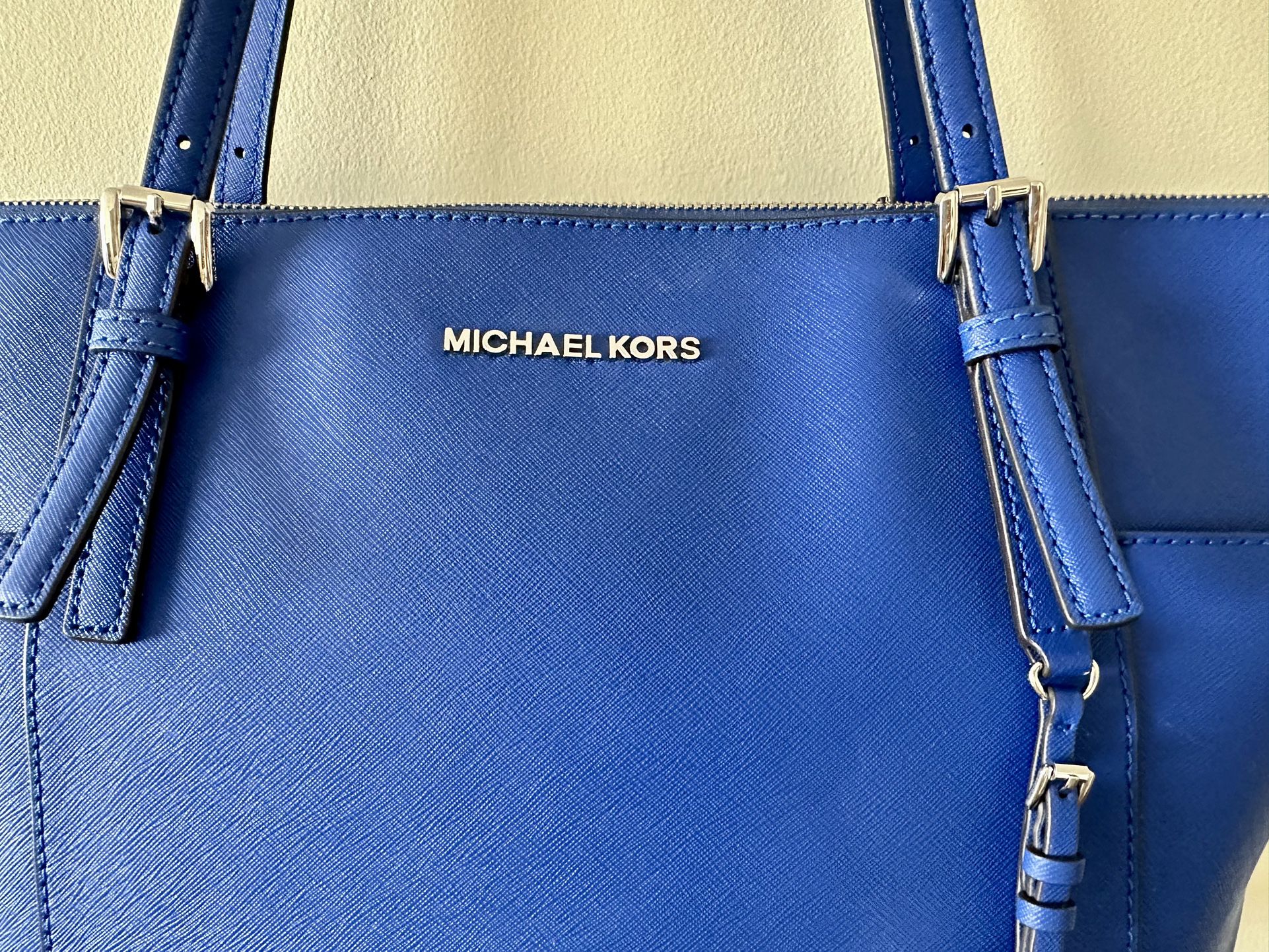 Gorgeous Cobalt Blue Michael Kors Handbag for Sale in Miami, FL - OfferUp