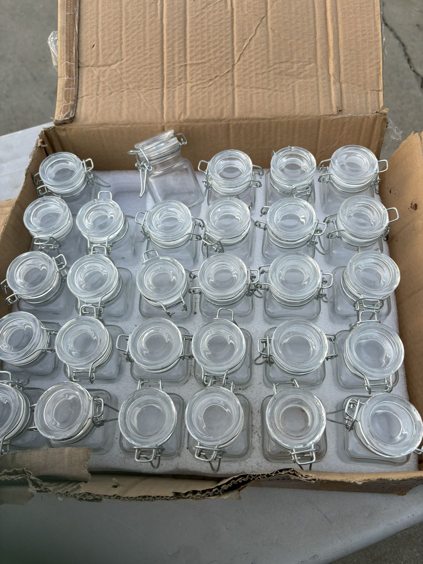 28 Glass Party Favors