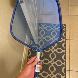 Pool skimmer like new