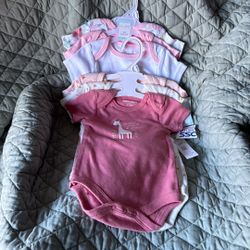 6 Pk Baby Bodysuits  6/9 Months 