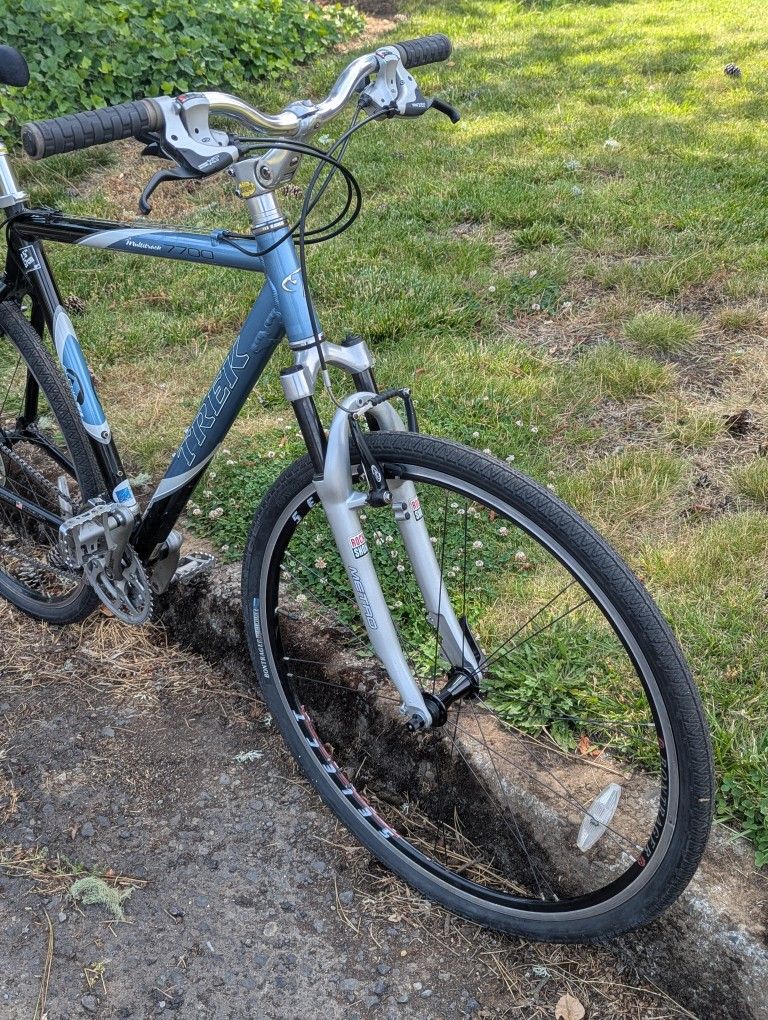 Trek Multi track 7700 XL High End Hybrid 27 Speed Bicycle