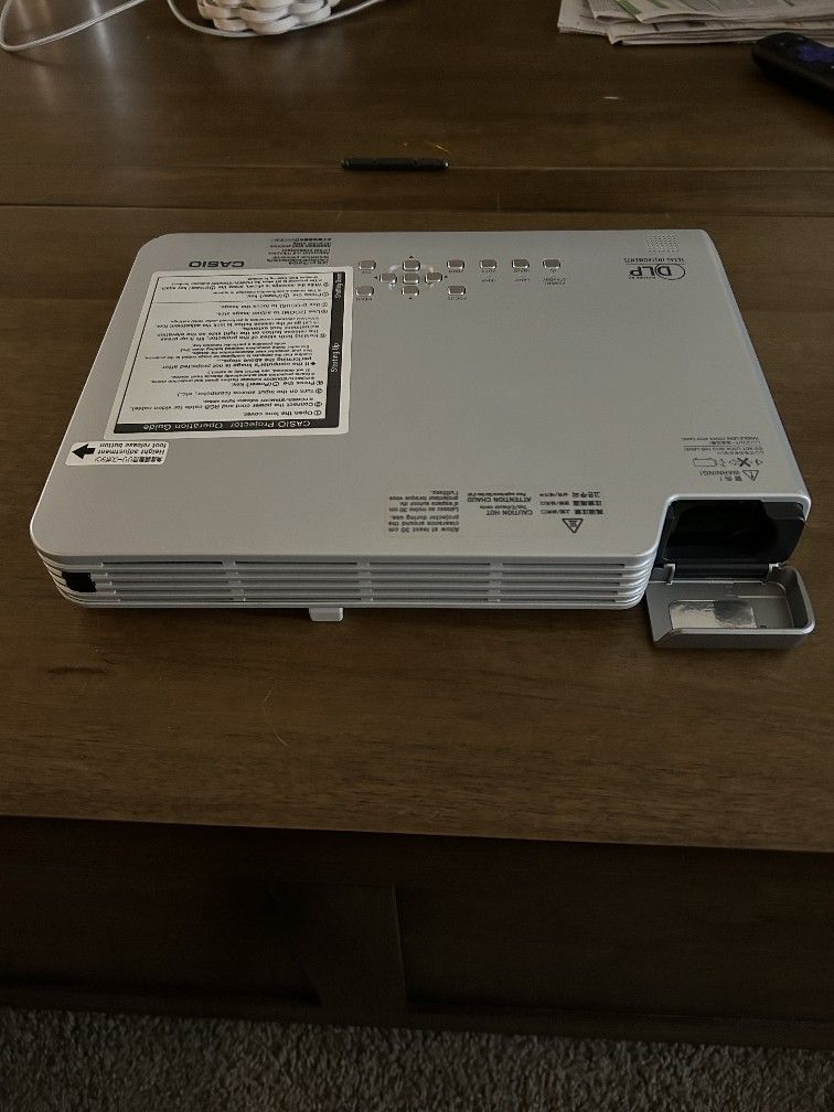 Casio XJ-S33 DLP projector