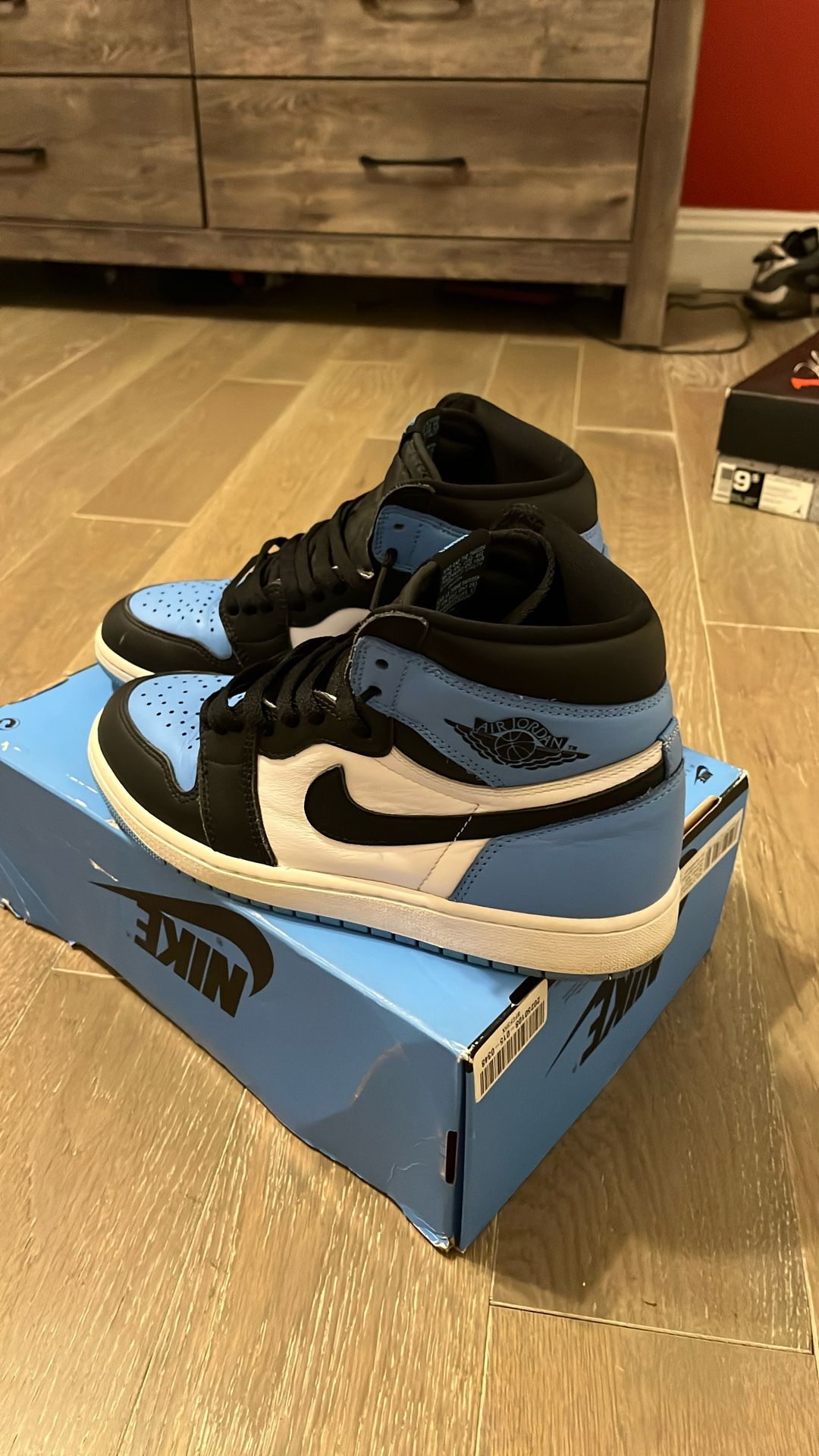 Jordan 1 Unc Legit
