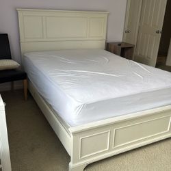Queen Bed