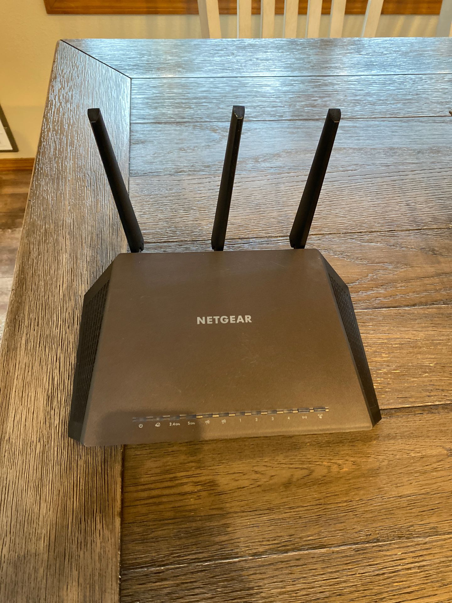 Nighthawk WiFi Router. Model R7000