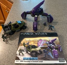 Retired Mega Bloks Halo Wars 96823 – UNSC Gausshog vs. Covenant Locust – 100% Complete