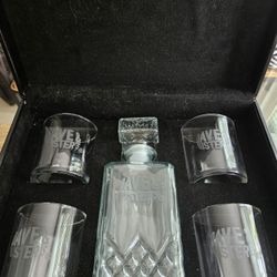 Dave and Busters Glass Set