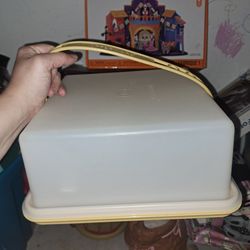 Tupperware Cake Holder 