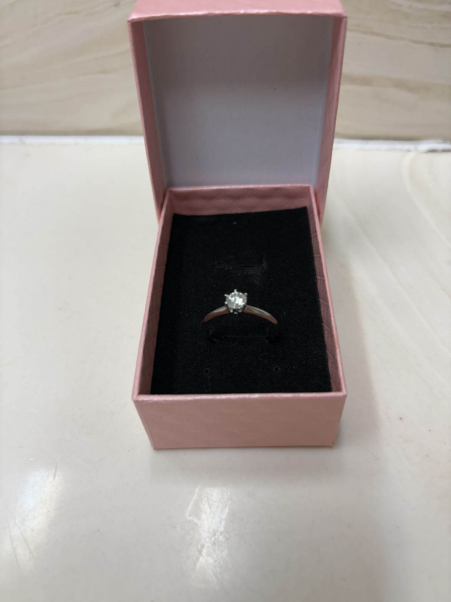 VVS1 Engagement Ring Moissanite