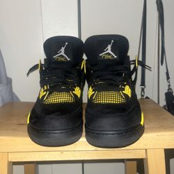 Jordan 4 Retro Thunder