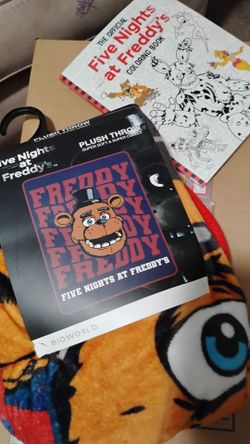 Five Nights at Freddy's Bundle – Plush Throw & Coloring Book