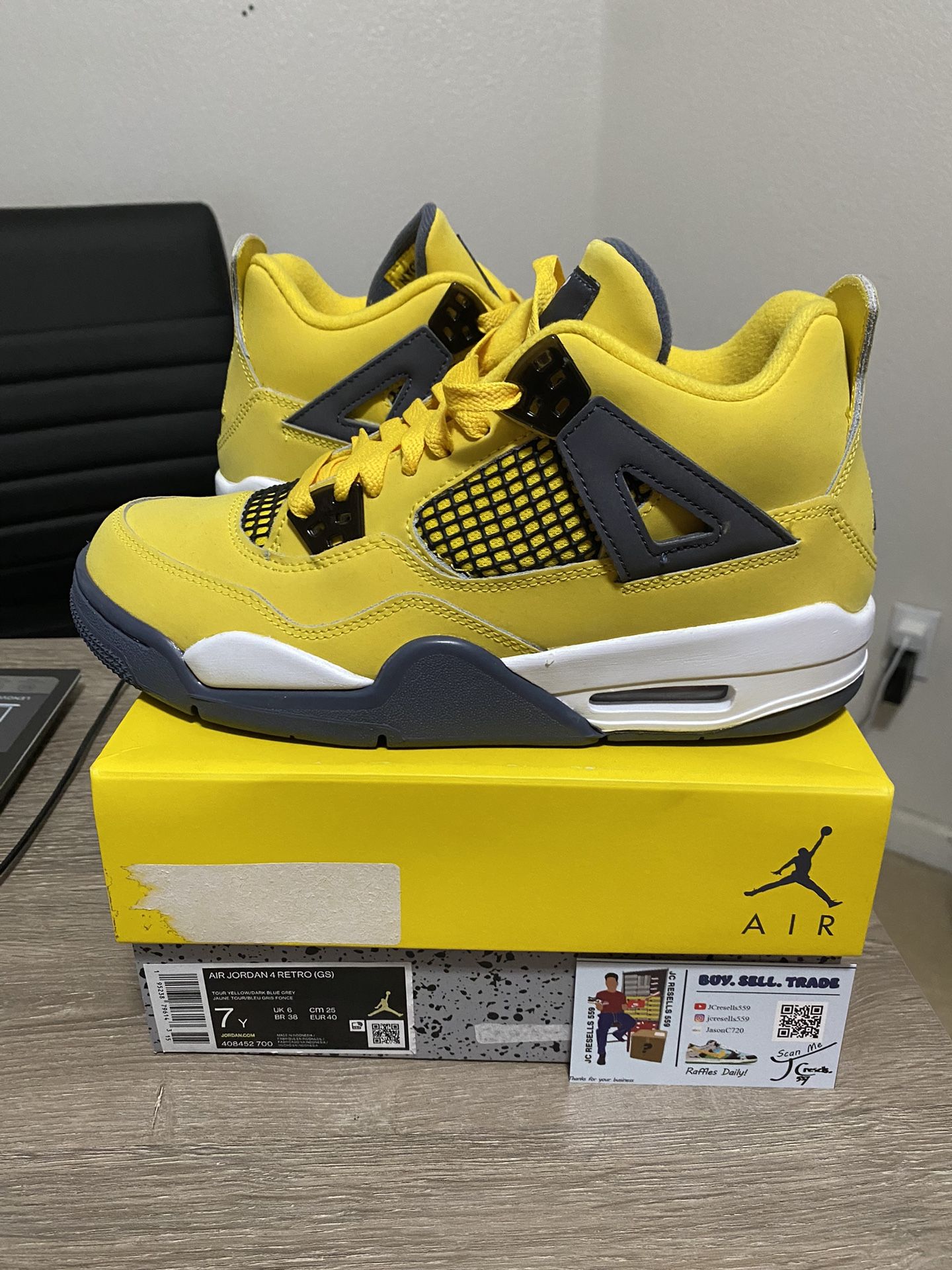 Size 7Y / 8.5W - Nike Air Jordan 4 Retro Lightning Yellow