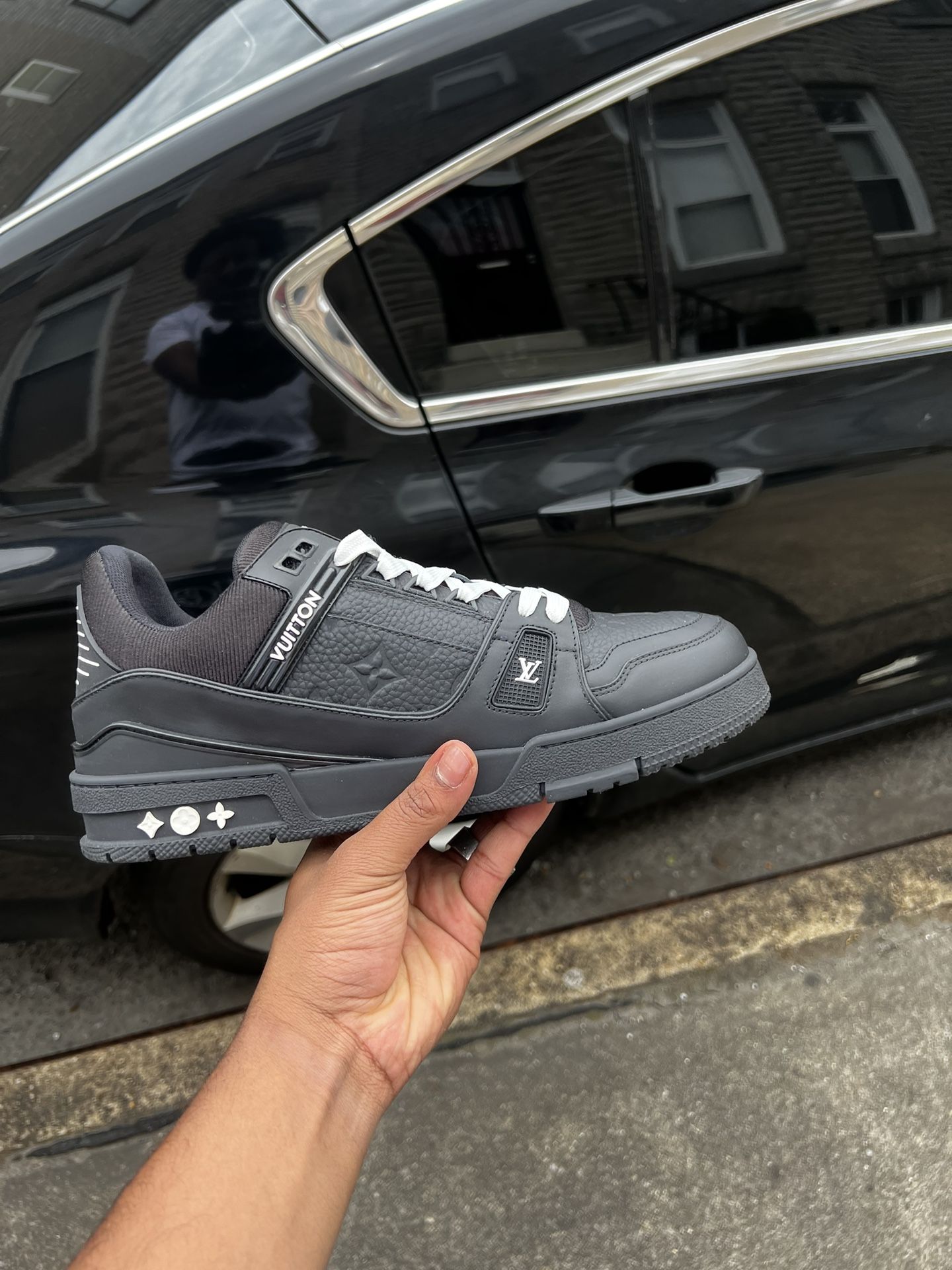 Louis Vuitton Sneakers Size 10