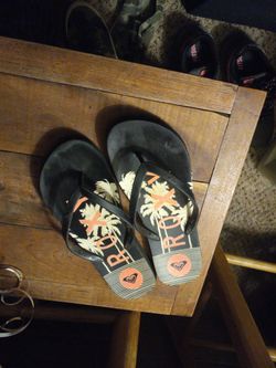 Roxy Flip Flops Barely Worn Size 6