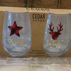 Beautiful 4  Piece Christmas Stemless Wine glasses 