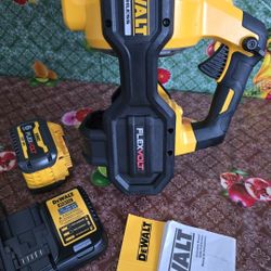 DEWALT
FLEXVOLT 60V MAX 125 MPH 600 CFM Brushless Cordless Battery Powered Blower Kit