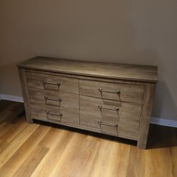 Nice Rustic Looking Dresser / Chest Of Drawers