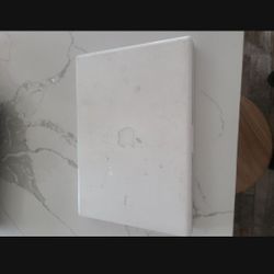 Apple Laptop I Don't Even Use Make A Offer 80 Bucks 