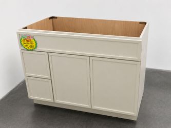 ✨ LIMITED-TIME SALE! ✨🚨 42" Slim Cream Shaker Vanity Base Cabinet 🚨