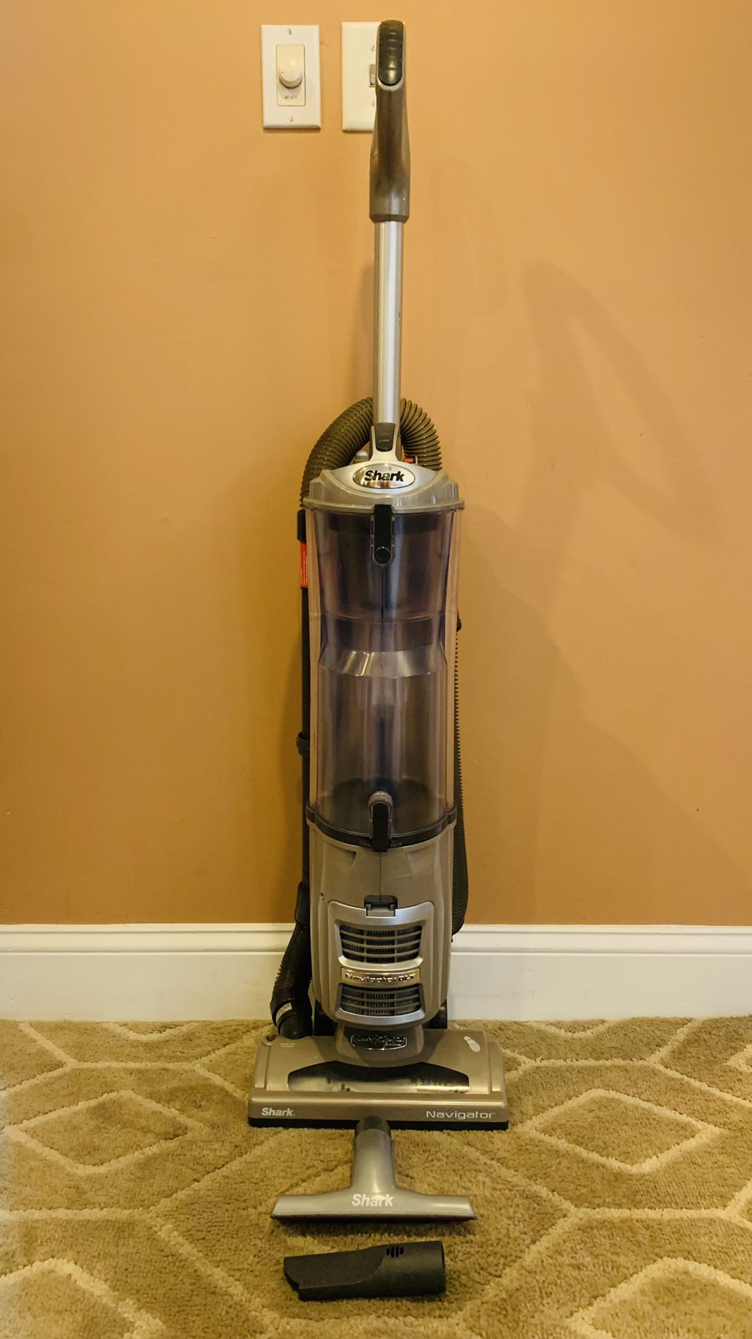 Shark navigator vacuum cleaner
