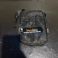 Supreme cross body/shoulder bag
