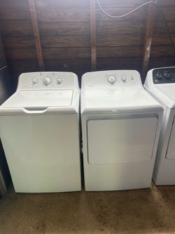 Set washer and dryer.Hotpoint  washer 4.0cu ft dryer 7.0cu ft