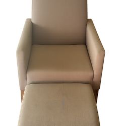 Rocking Chair & Ottoman Set – Excellent Condition – Barely Used