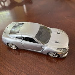 Vintage Jada 2009 Nissan GT Die cast