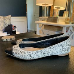 Loeffler Randall women’s ivory black dotted leather toe calf hair flats size 6