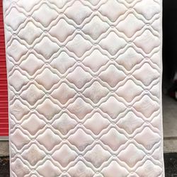 Queen Size Mattress And Box Spring 