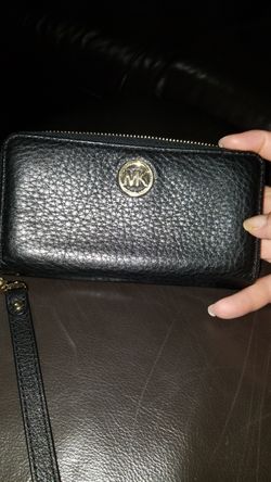 Michael Kors wallet wristlet