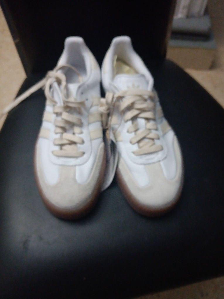 Adidas Women Size 10 