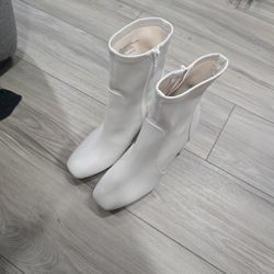 Womens Boots Size 8.5