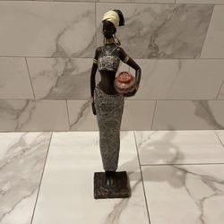 AFRICAN WOMAN STATUE