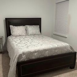 Queen Size Bed 