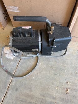 Portable Vacuum Pump with Carry Handle