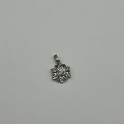 14kt Gold Pendant With .40ct Diamond And (6) .01 Ct Diamonds