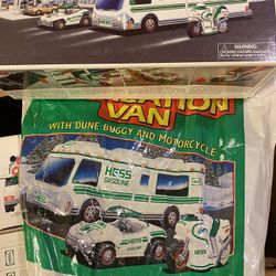 New In Box Never Opened HESS TOY TRUCK With Lights Battery Powered From 1998 