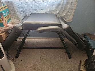 Tattoo chair