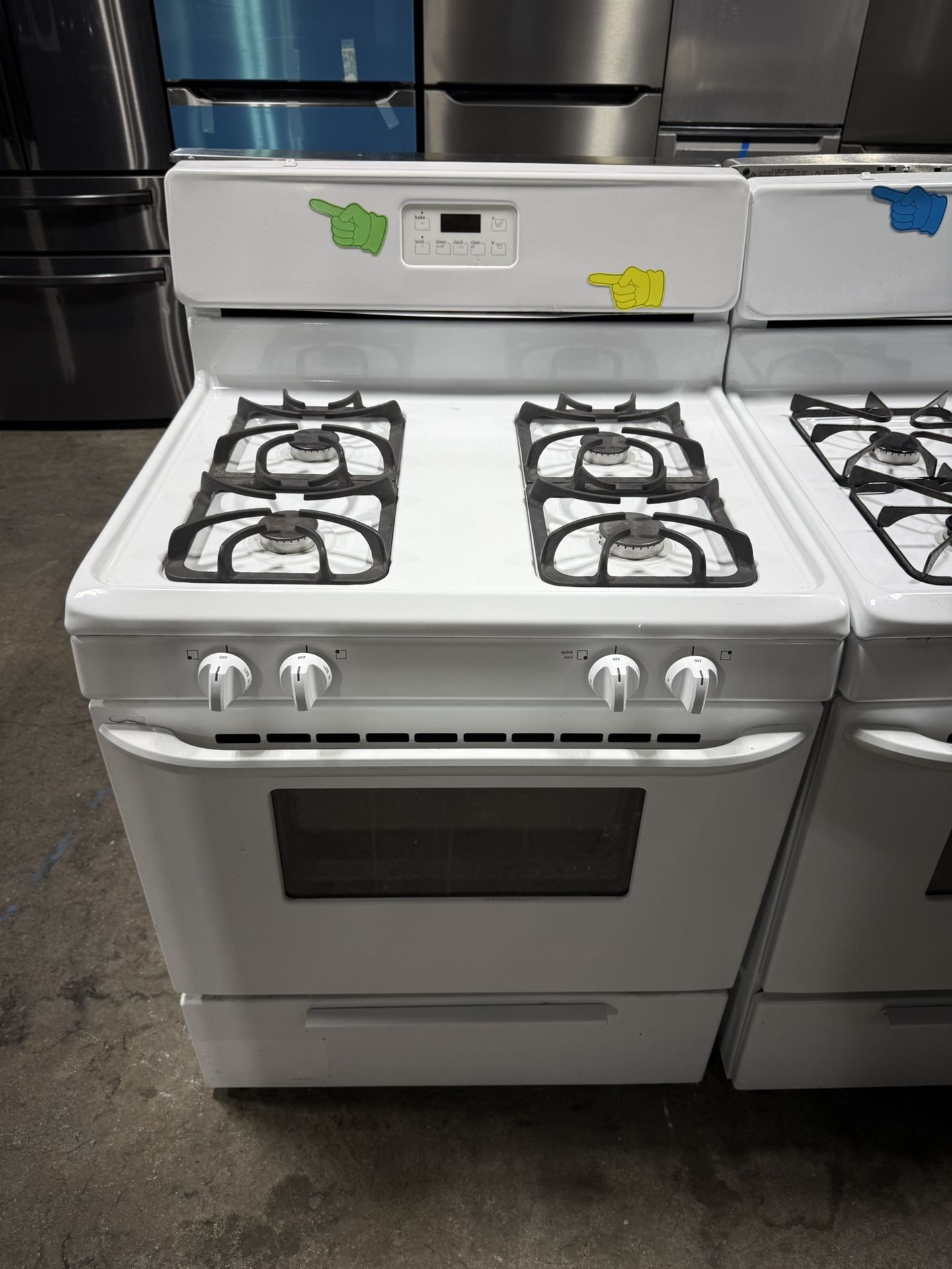 Frigidaire white 4 burner range stove